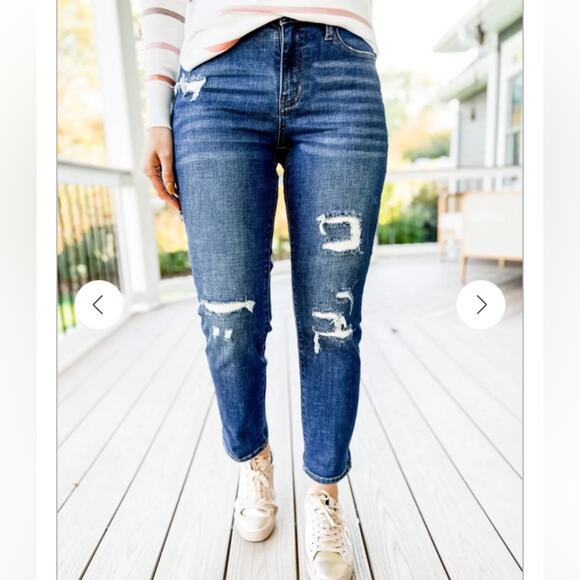 Judy Blue $79 Patch Perfect Boyfriend Thermal Patch Jeans 5 / 27” EUC - Picture 2 of 16